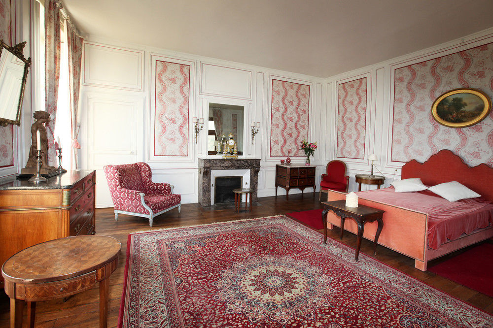 Chateau De Cheronne Bed and Breakfast Tuffé Esterno foto
